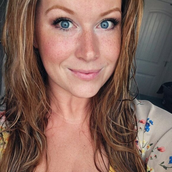 Meet your Posher, Rebekah - Picture 2 of 2